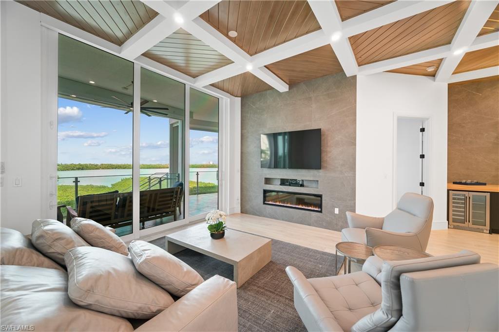 BAYPOINTE AT NAPLES CAY - Residential
