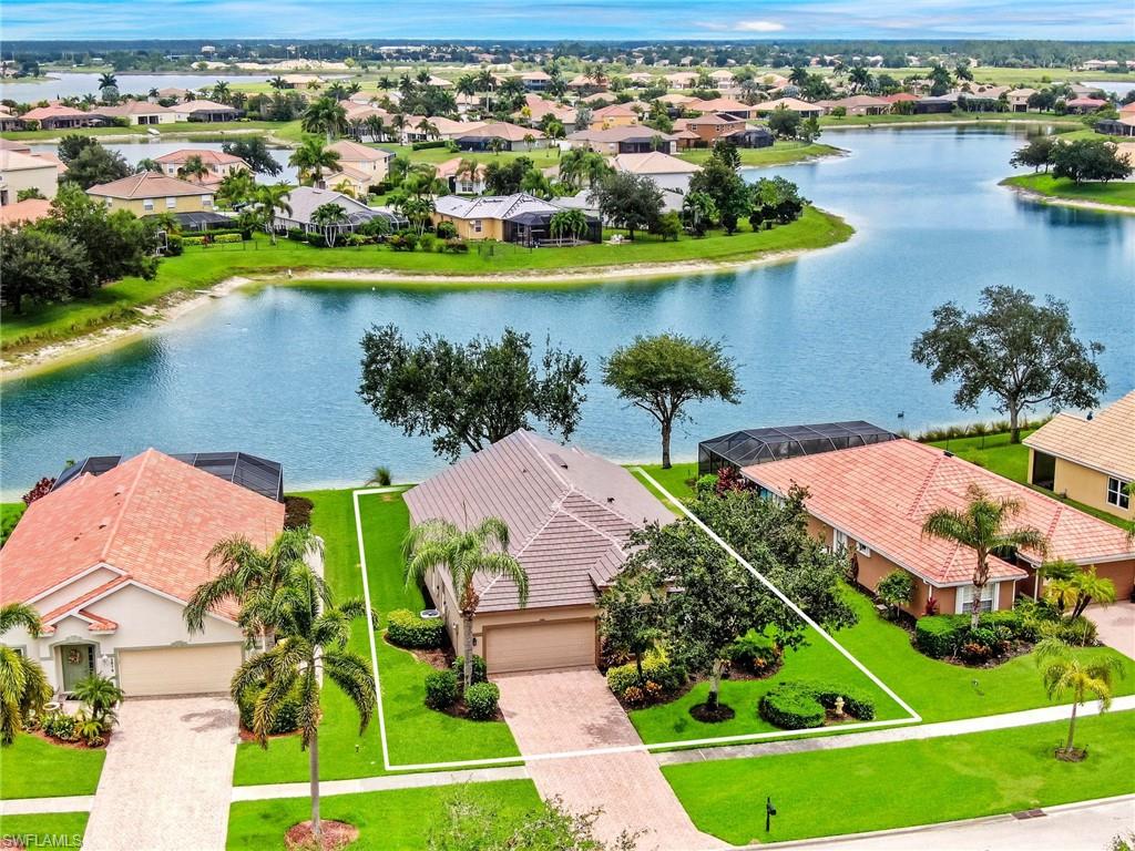 VALENCIA LAKES - Residential