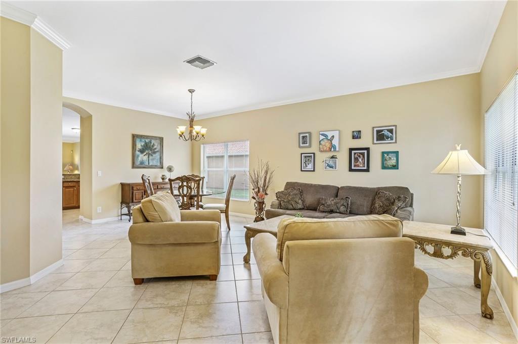 VALENCIA LAKES - Residential