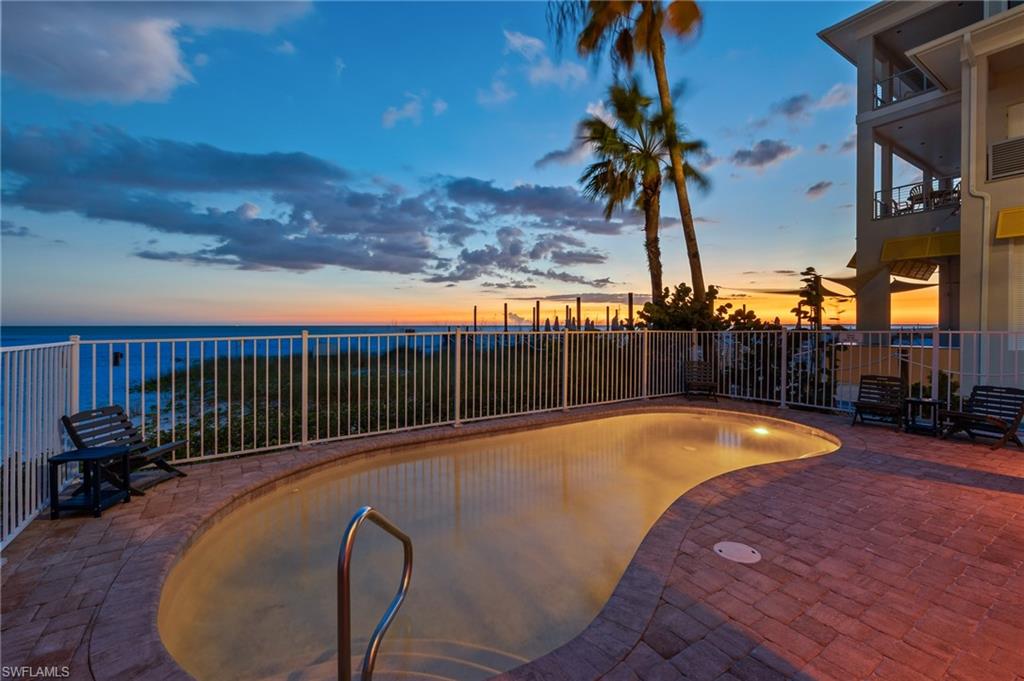 CRESCENT BEACH - Residential