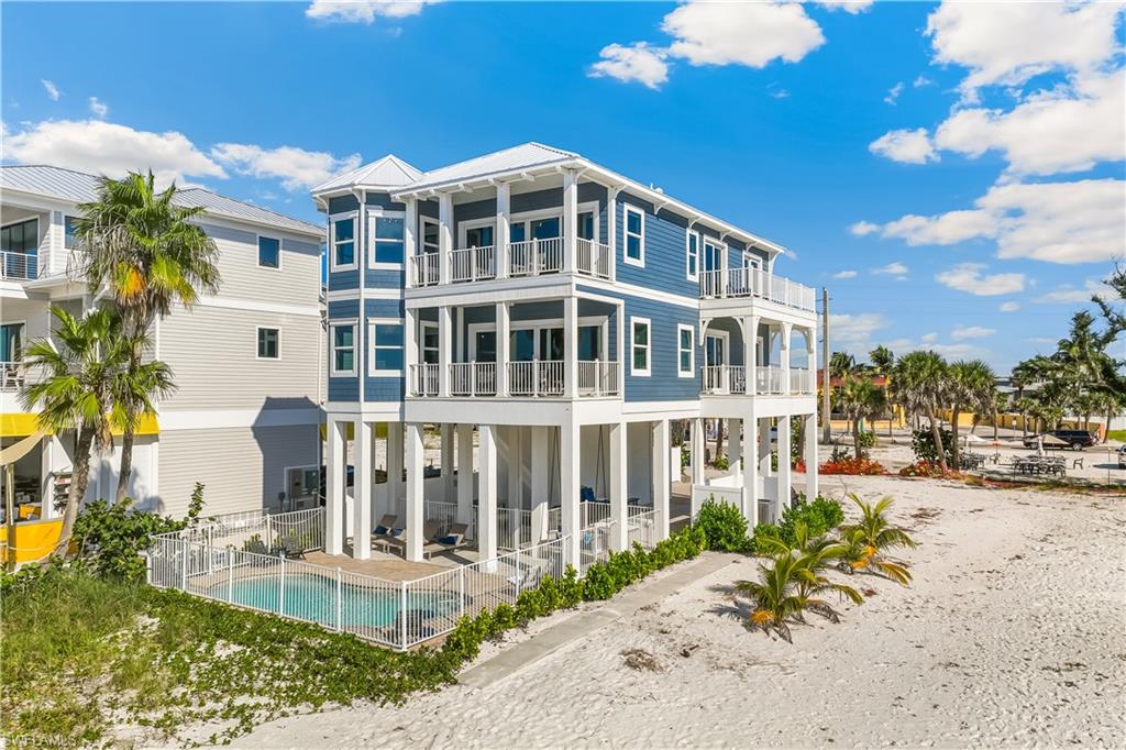 CRESCENT BEACH - Residential