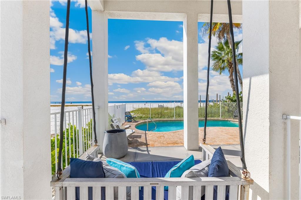 CRESCENT BEACH - Residential