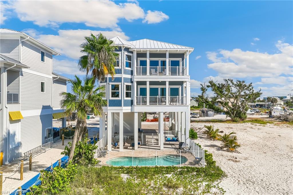 CRESCENT BEACH - Residential