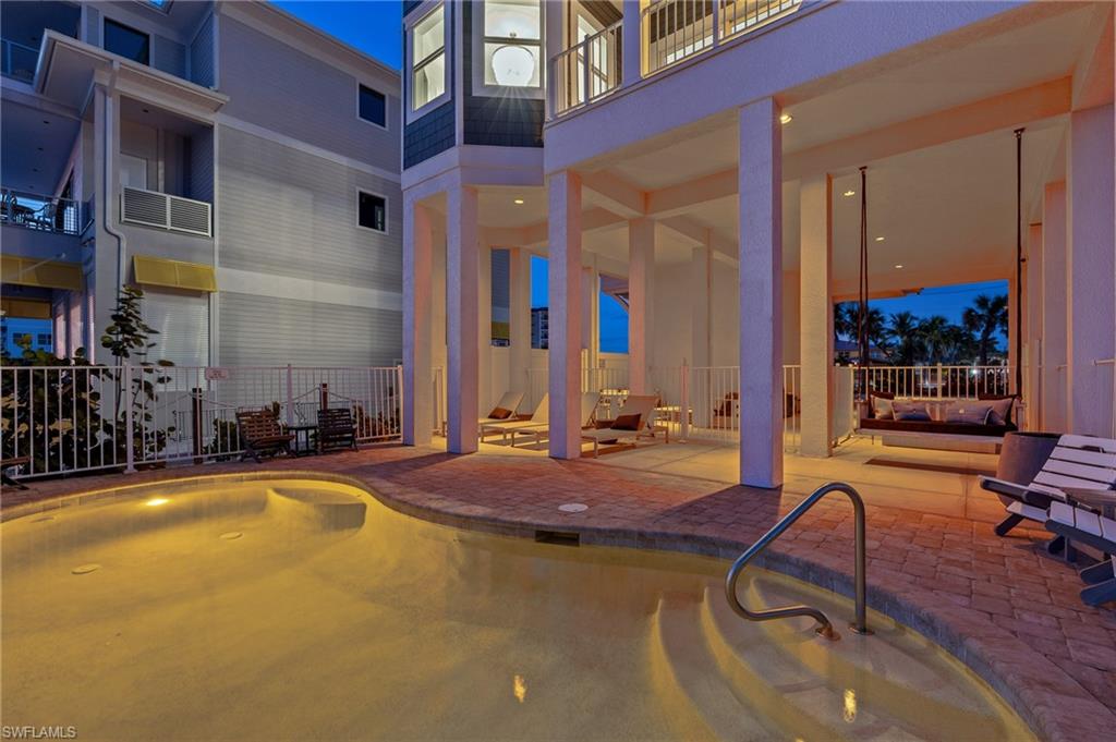 CRESCENT BEACH - Residential