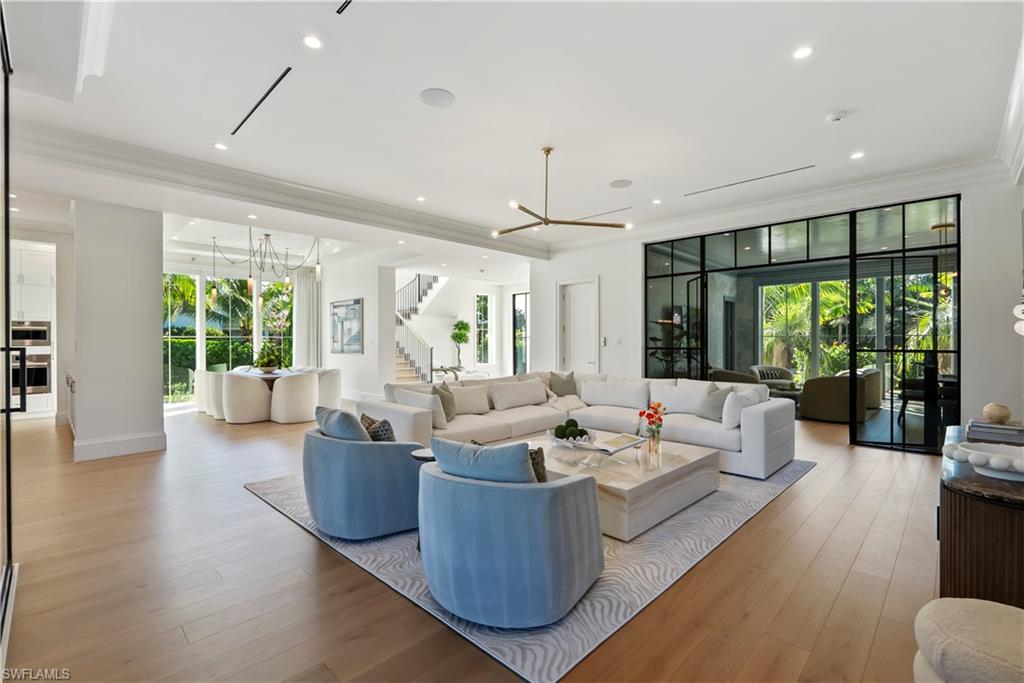 OLDE NAPLES - Residential