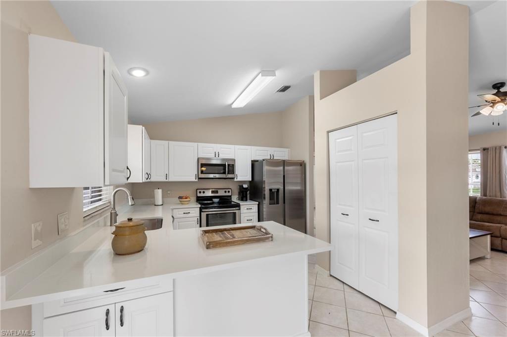 SAN CARLOS PARK - Residential