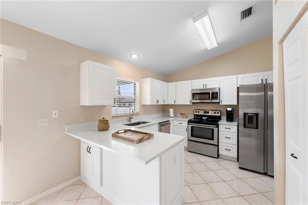 SAN CARLOS PARK - Residential