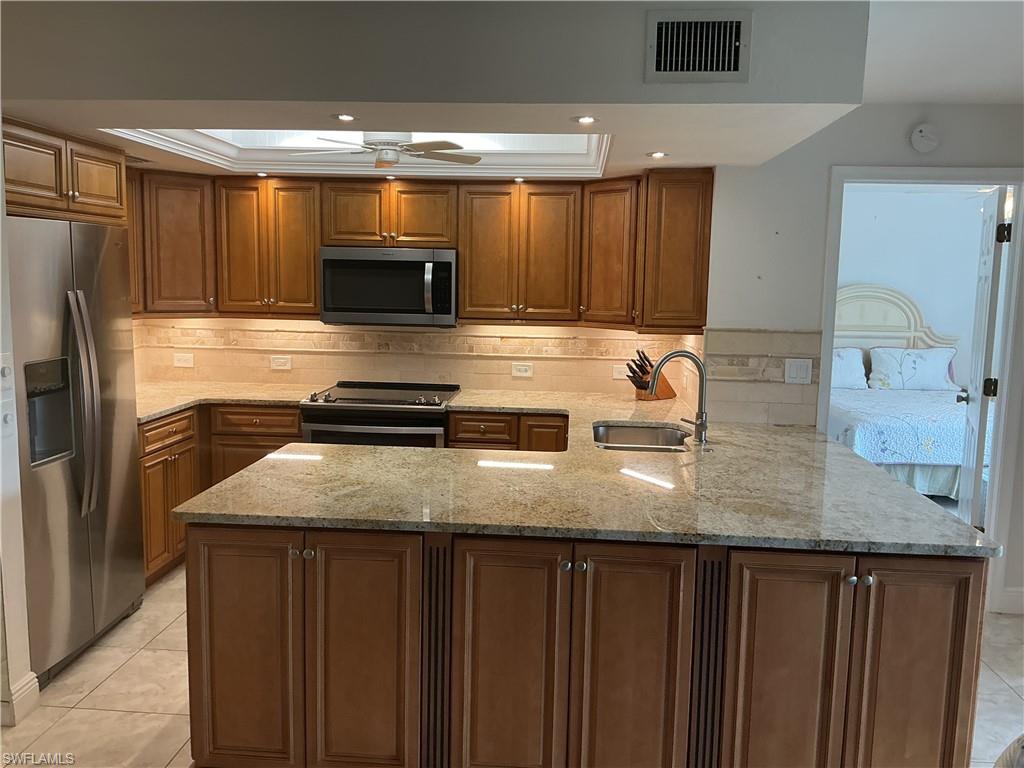 OAKMONT VILLAGE - Residential