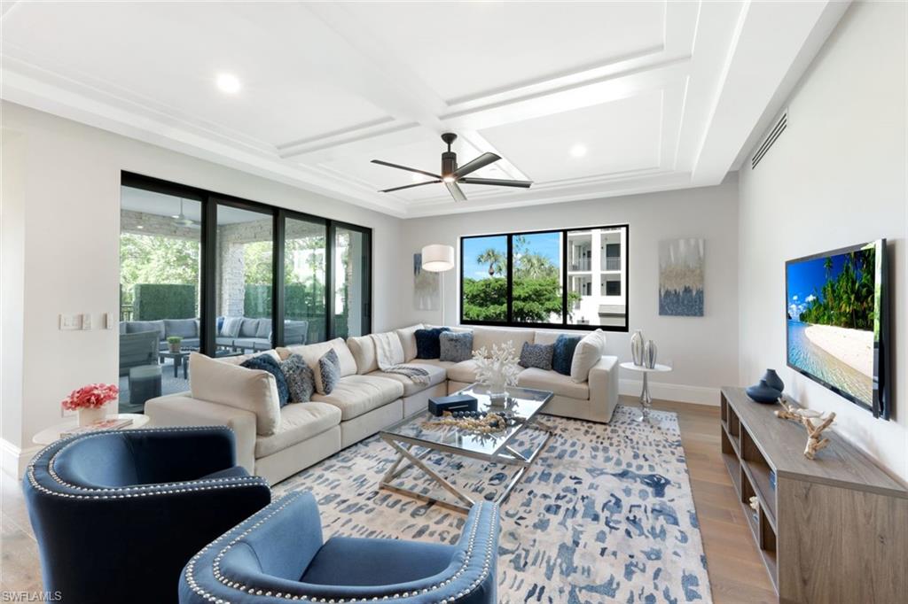 QUATTRO AT NAPLES SQUARE - Residential