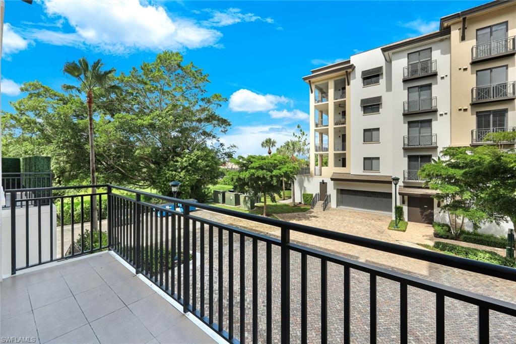 QUATTRO AT NAPLES SQUARE - Residential