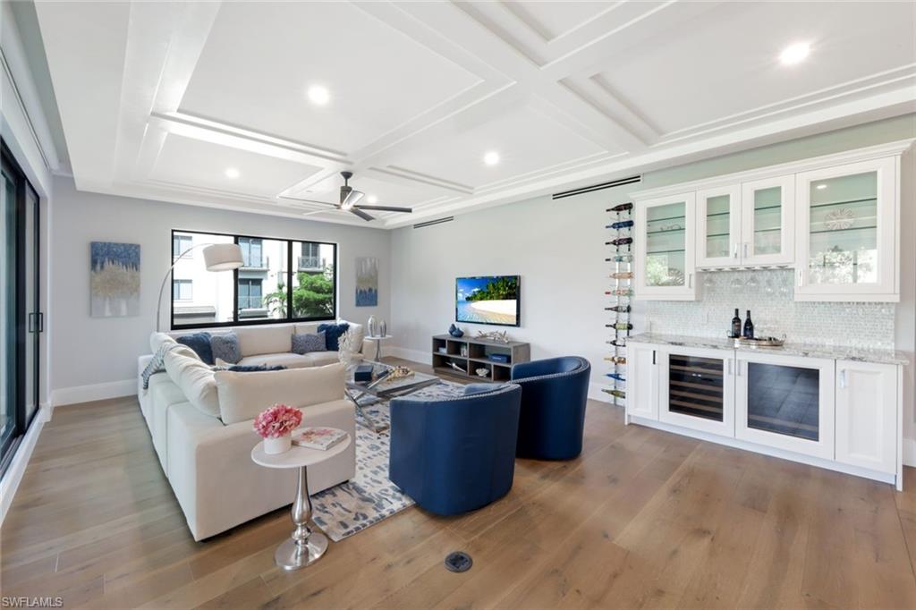 QUATTRO AT NAPLES SQUARE - Residential