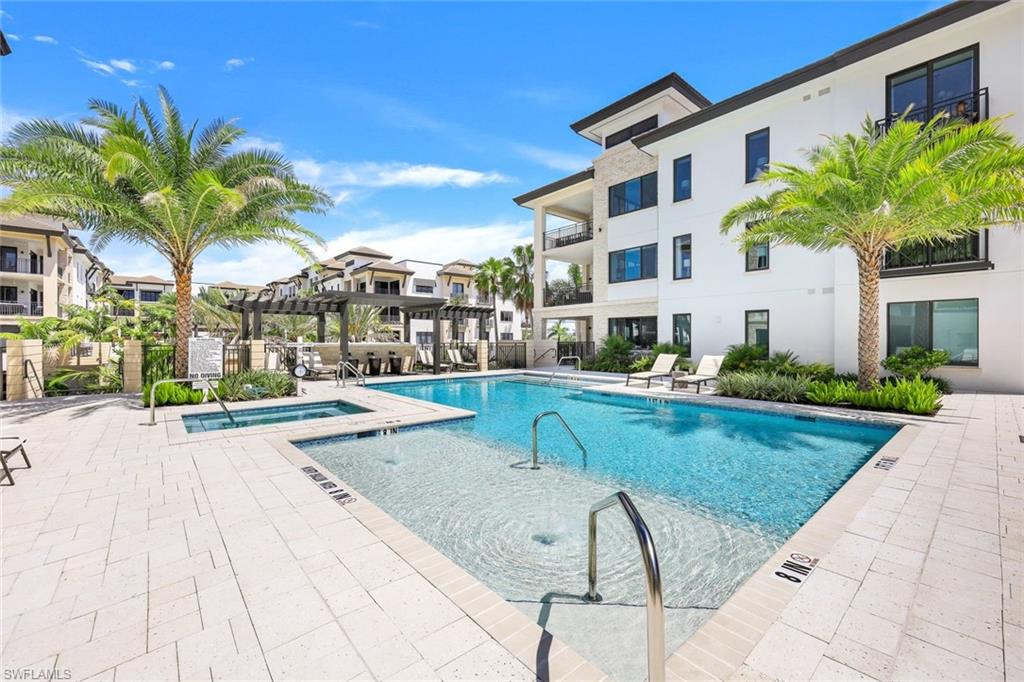 QUATTRO AT NAPLES SQUARE - Residential