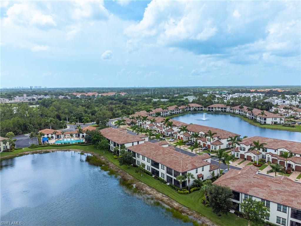 CARRIAGE HOMES AT LIVINGSTON LAKES - Residential