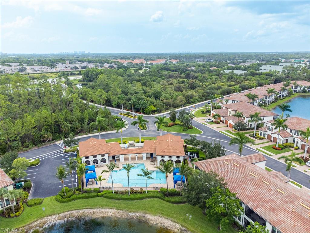 CARRIAGE HOMES AT LIVINGSTON LAKES - Residential