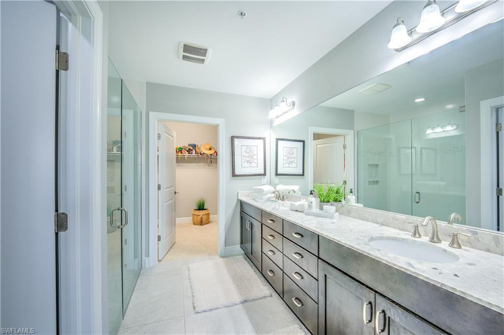 CARRIAGE HOMES AT LIVINGSTON LAKES - Residential