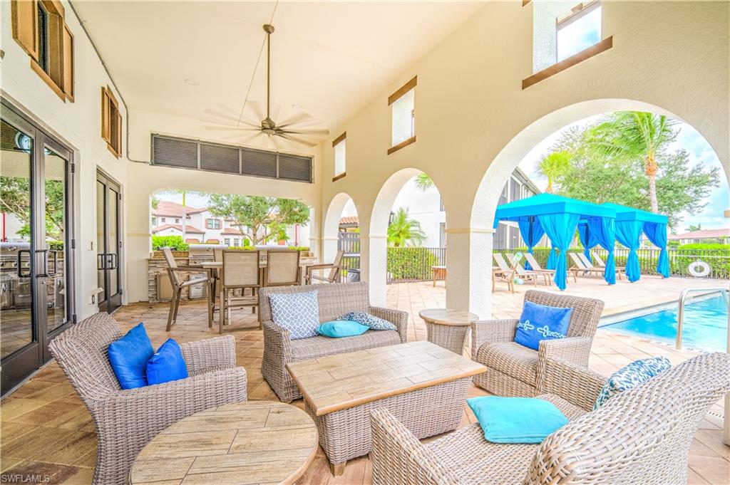 CARRIAGE HOMES AT LIVINGSTON LAKES - Residential