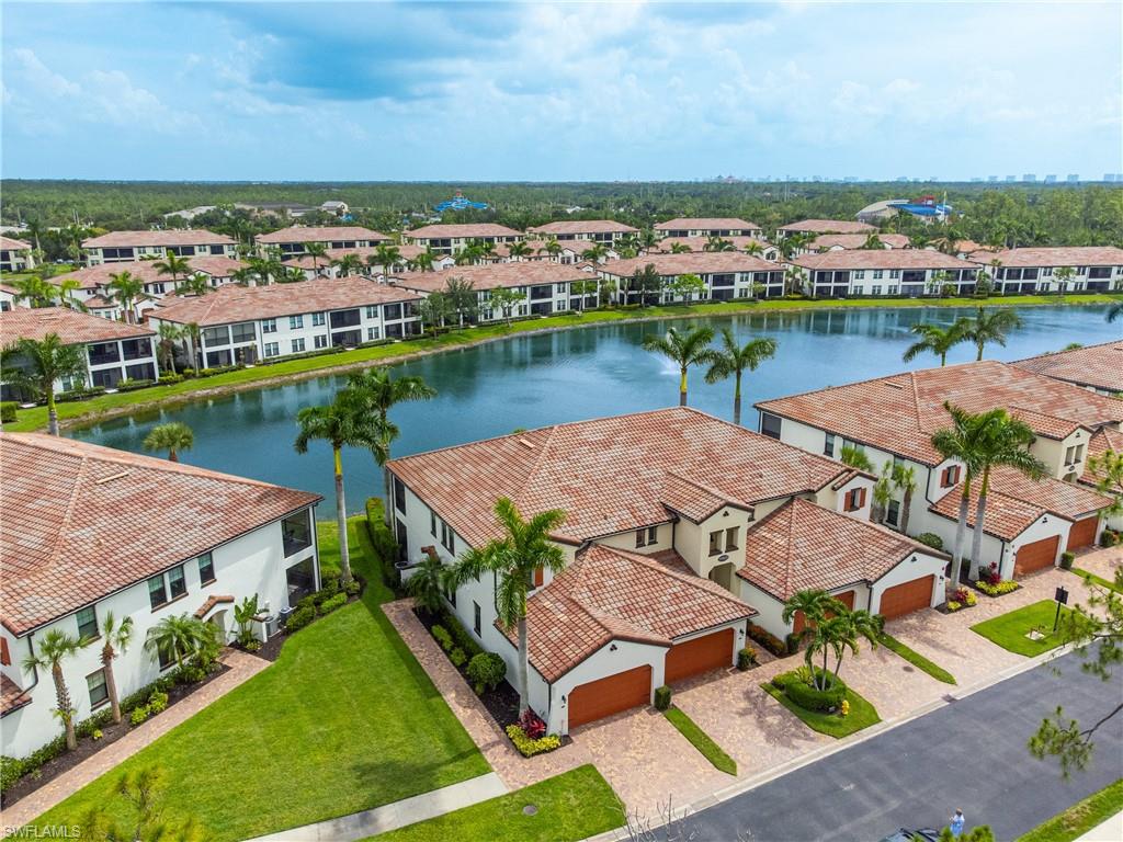 CARRIAGE HOMES AT LIVINGSTON LAKES - Residential