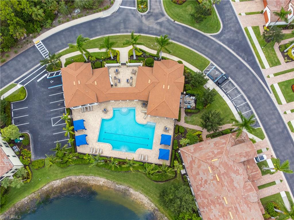 CARRIAGE HOMES AT LIVINGSTON LAKES - Residential