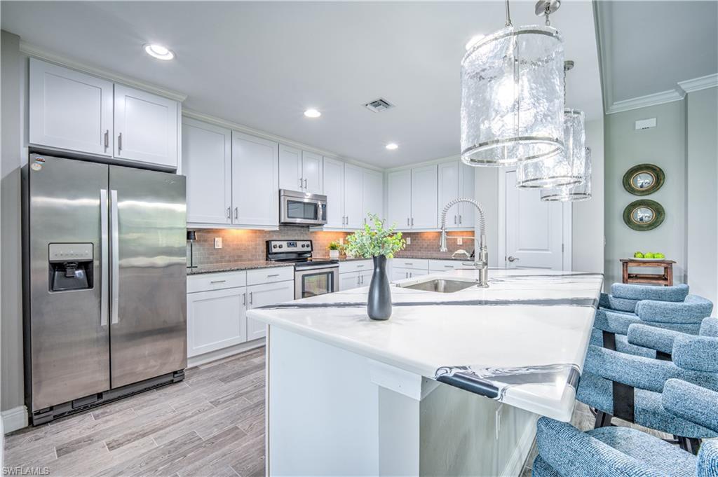 CARRIAGE HOMES AT LIVINGSTON LAKES - Residential