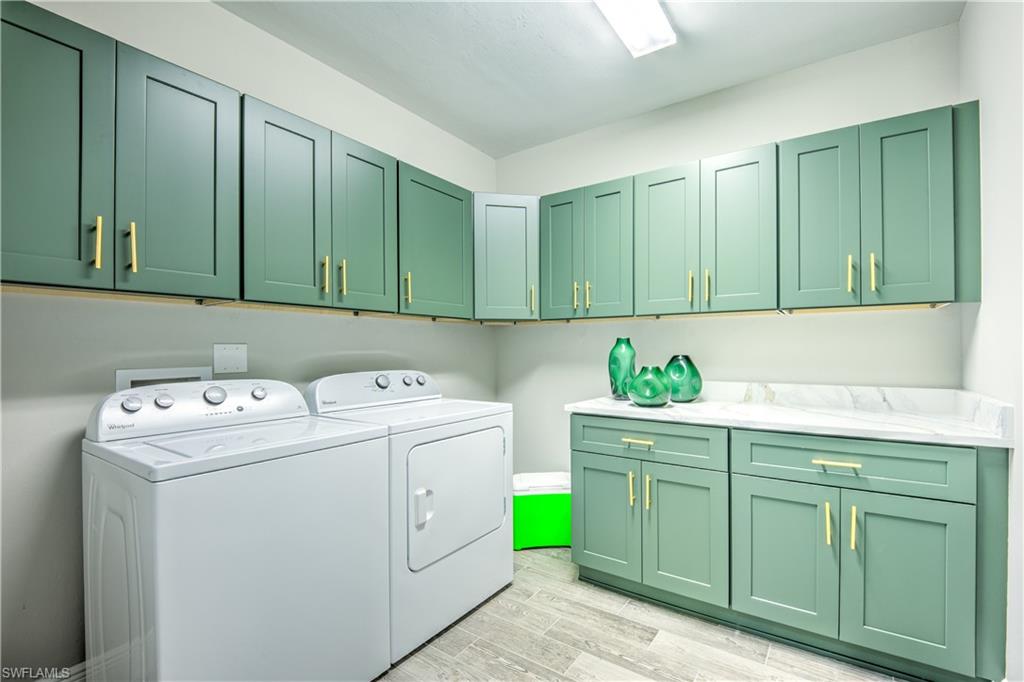 CARRIAGE HOMES AT LIVINGSTON LAKES - Residential