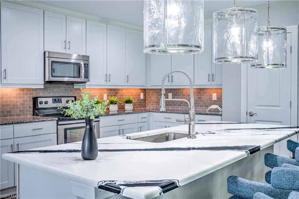 CARRIAGE HOMES AT LIVINGSTON LAKES - Residential
