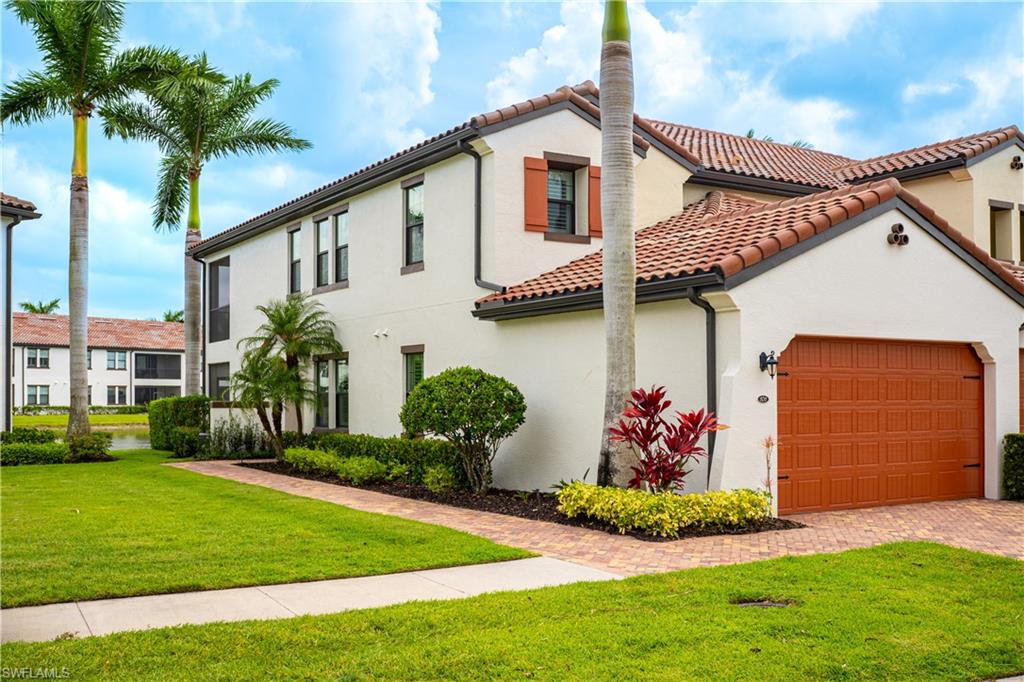 CARRIAGE HOMES AT LIVINGSTON LAKES - Residential