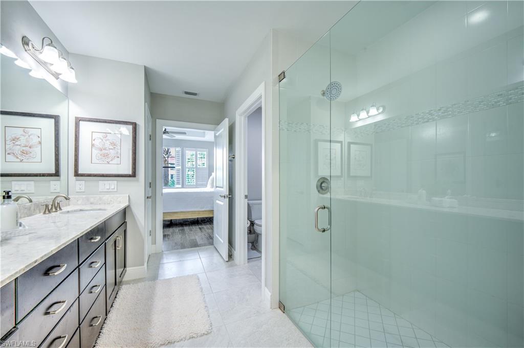 CARRIAGE HOMES AT LIVINGSTON LAKES - Residential
