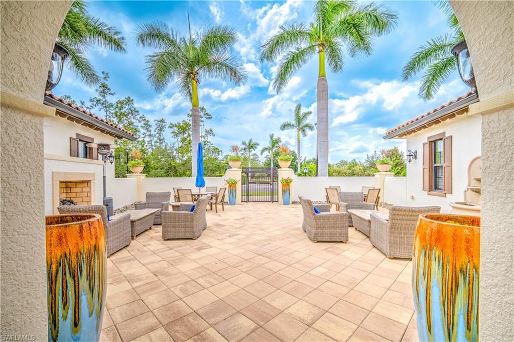 CARRIAGE HOMES AT LIVINGSTON LAKES - Residential