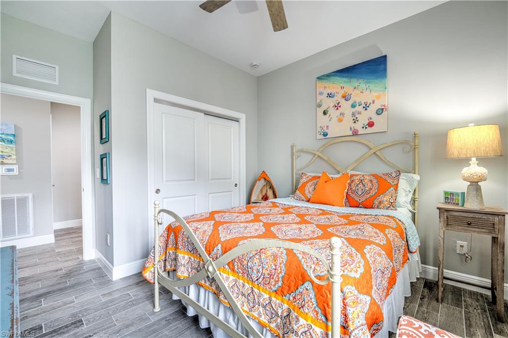 CARRIAGE HOMES AT LIVINGSTON LAKES - Residential