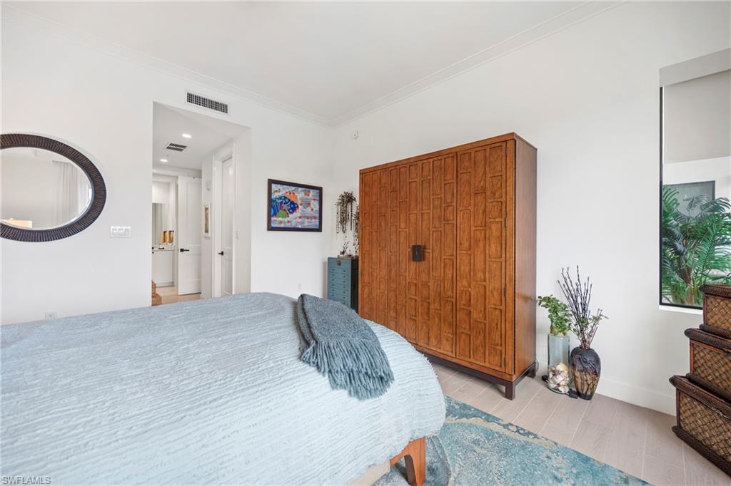 ELEVEN ELEVEN CENTRAL - Residential Lease