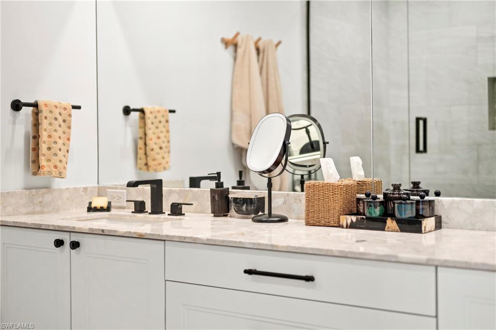 ELEVEN ELEVEN CENTRAL - Residential Lease