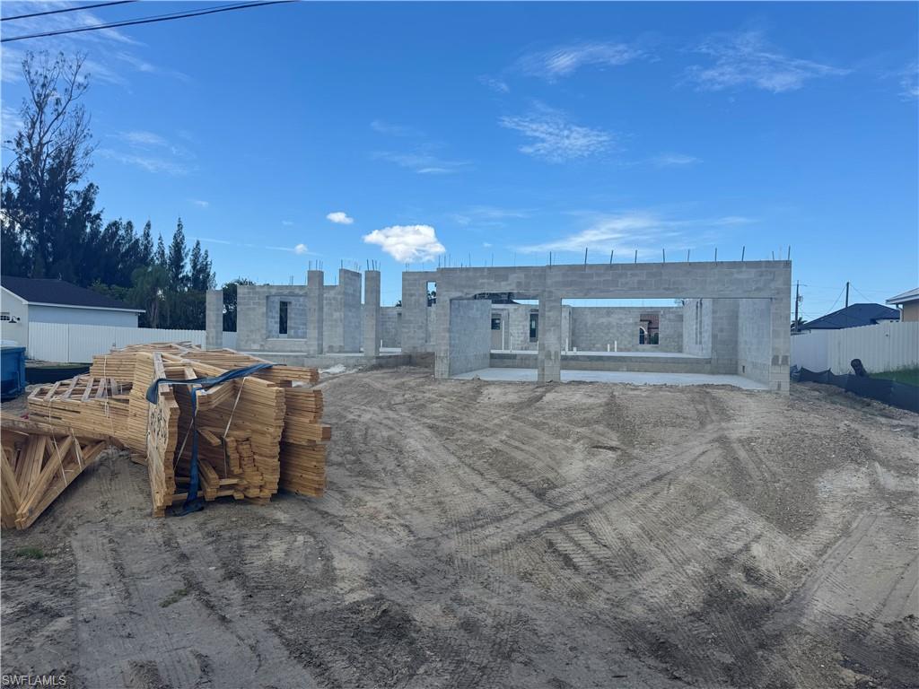 CAPE CORAL - Residential