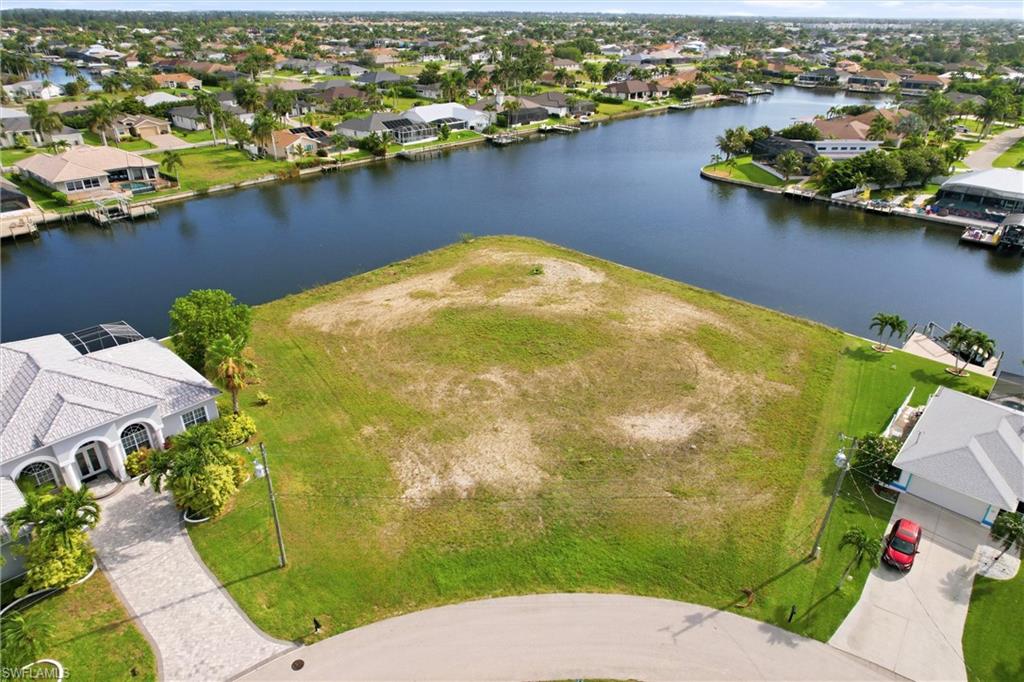 CAPE CORAL - Land