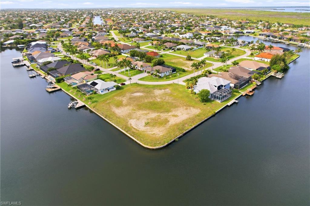 CAPE CORAL - Land