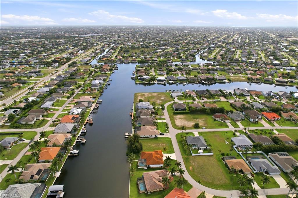 CAPE CORAL - Land