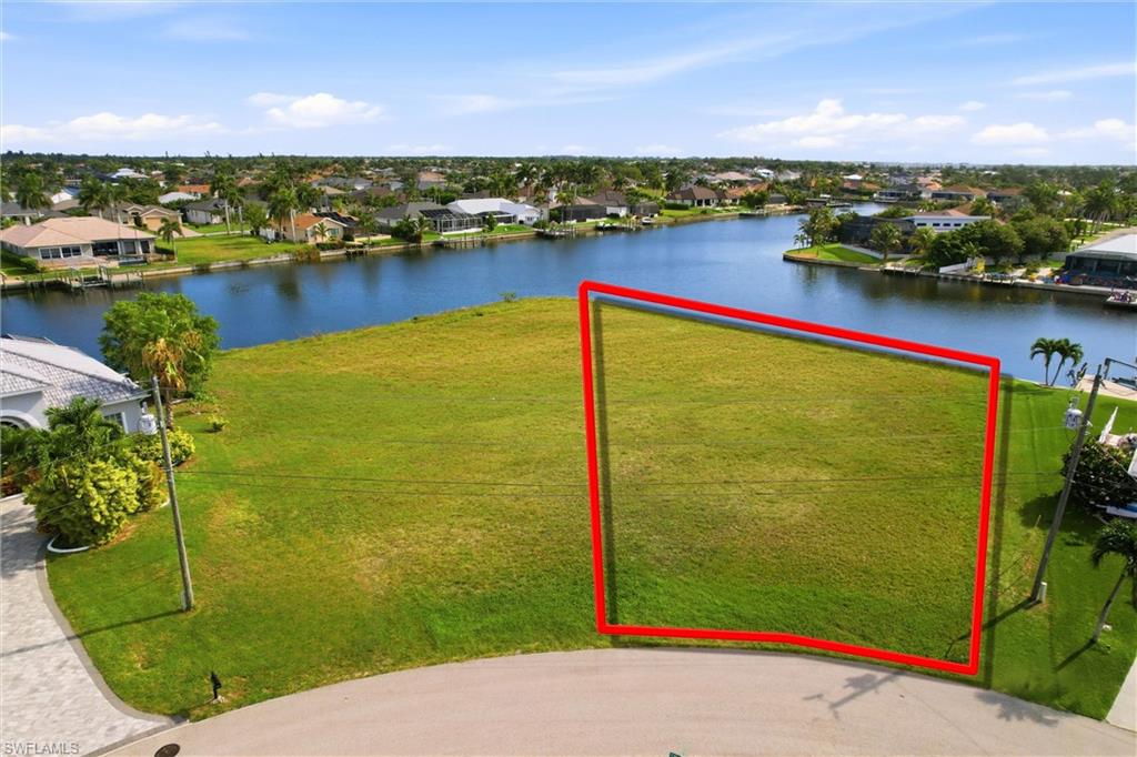 CAPE CORAL - Land