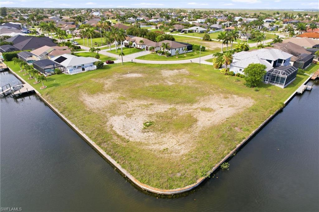 CAPE CORAL - Land