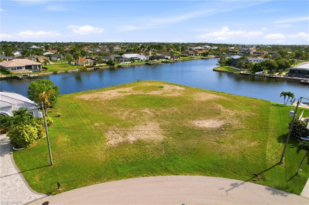 CAPE CORAL - Land