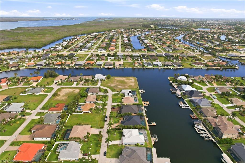 CAPE CORAL - Land