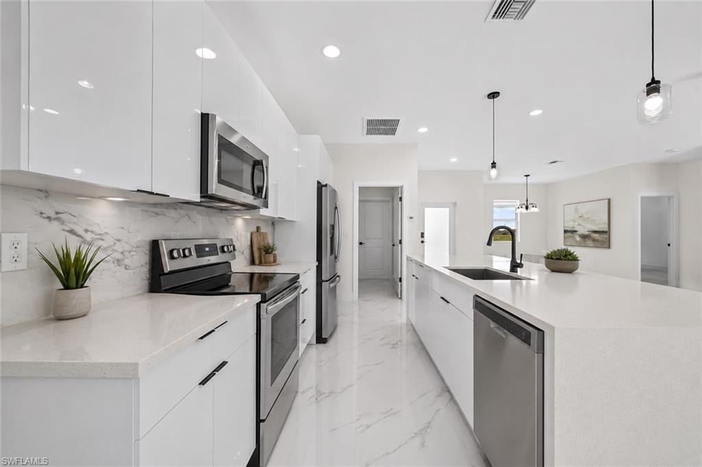 CAPE CORAL - Residential