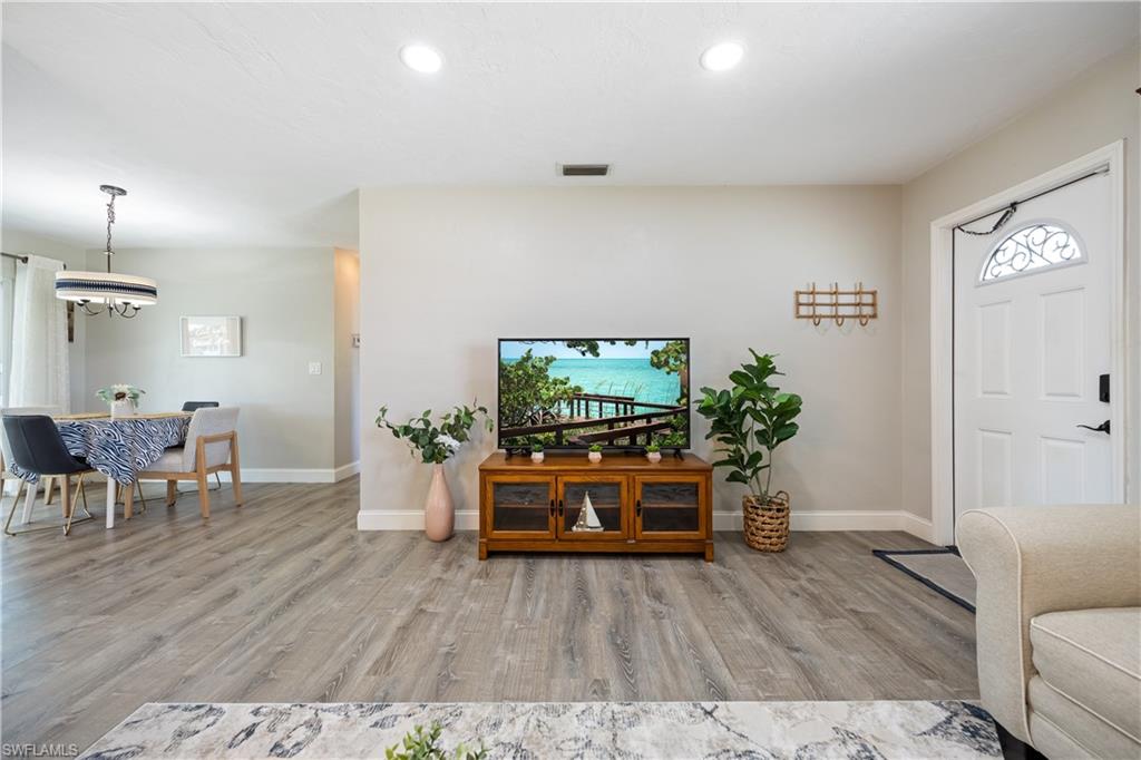 FORT MYERS SHORES - Residential