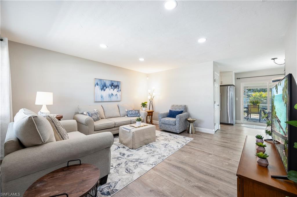 FORT MYERS SHORES - Residential