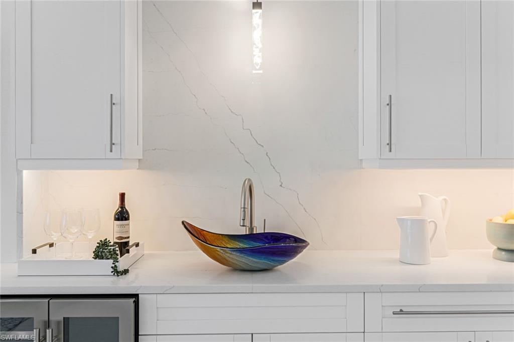 BAREFOOT BEACH CLUB - Residential