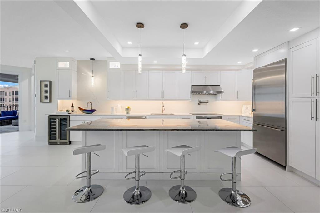 BAREFOOT BEACH CLUB - Residential