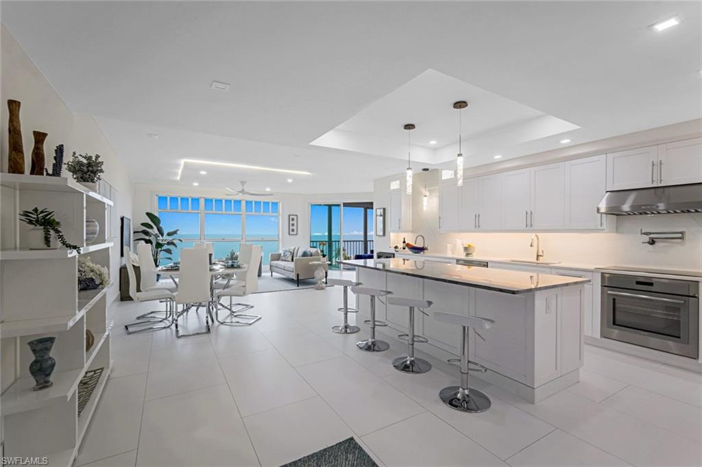 BAREFOOT BEACH CLUB - Residential