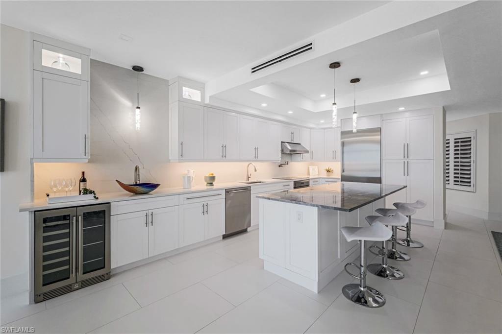 BAREFOOT BEACH CLUB - Residential