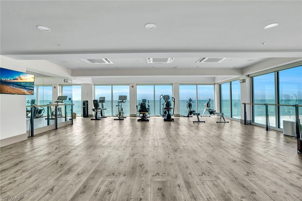 BAREFOOT BEACH CLUB - Residential