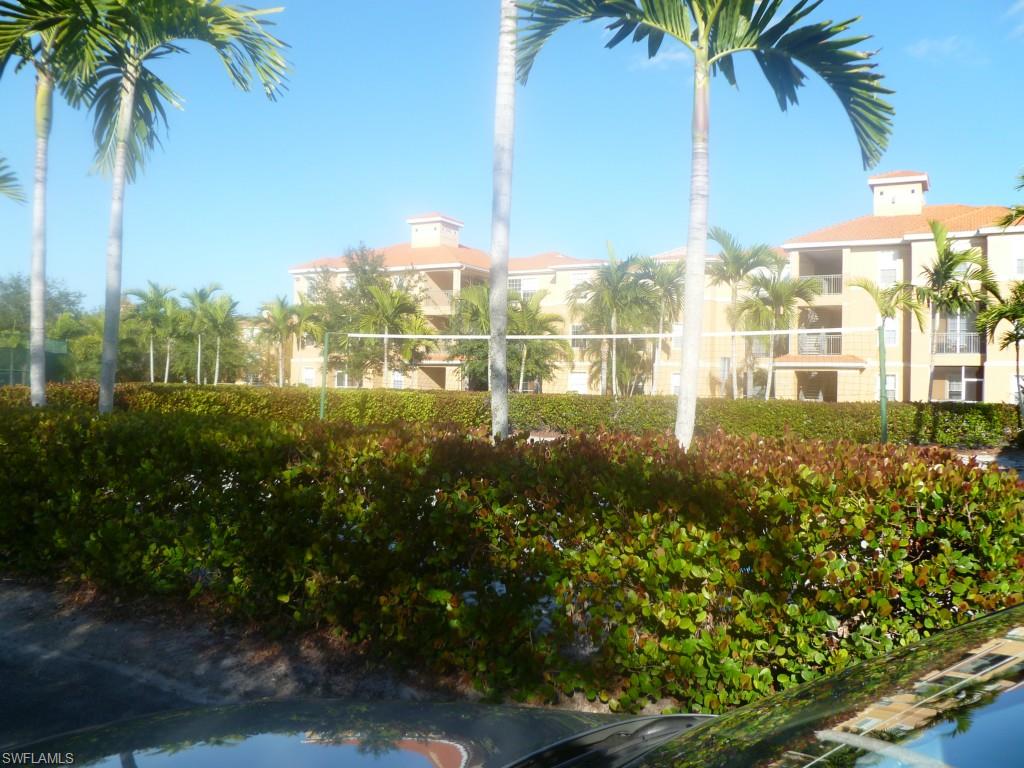 THE TIDES AT PELICAN LANDING - Residential