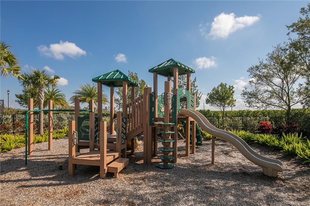 ESPLANADE AT HACIENDA LAKES - Residential