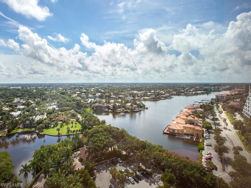 SEASONS AT NAPLES CAY - Residential